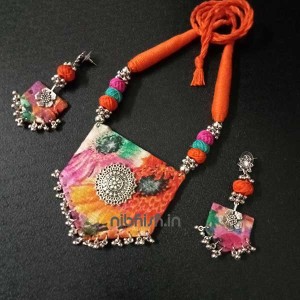 Fabric jewellery in Multi-coloured floral print