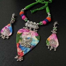 Fabric jewellery set with printed fabric pendant