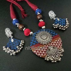 khan jewelry in Navy blue / reddish maroon combo