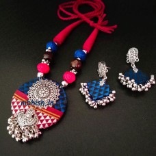 khan jewelry in Navy blue / reddish maroon combo