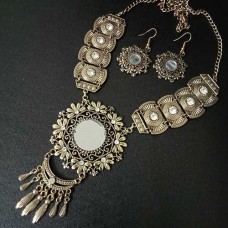 Antique gold western jewellery set